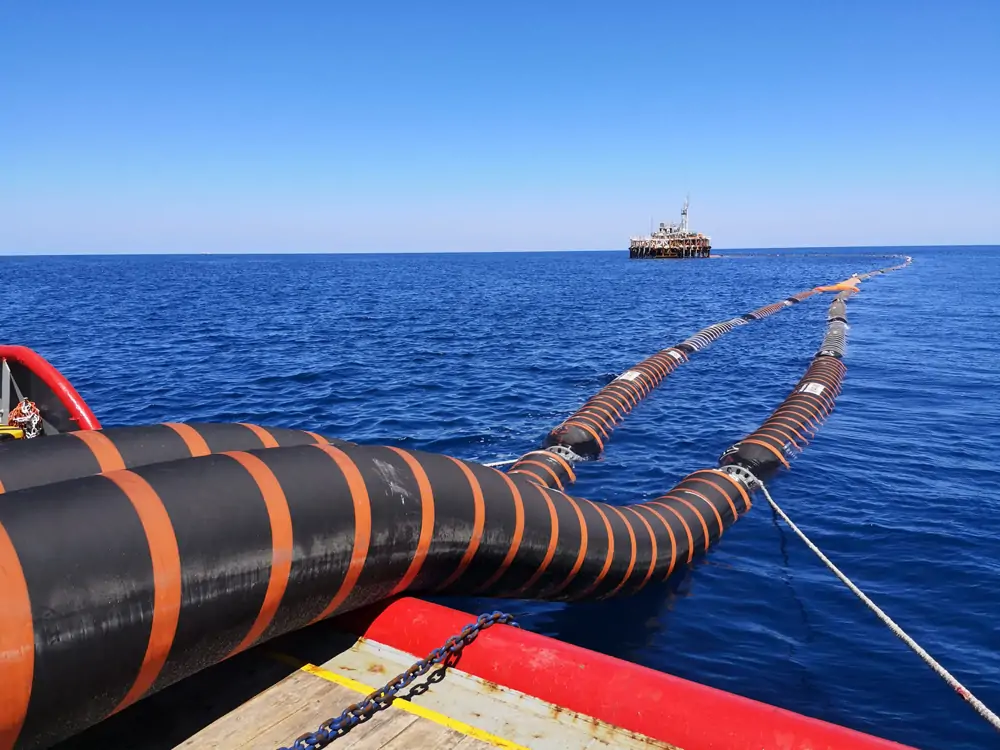 An application scenario or product detail of floating hoses - Image 3
