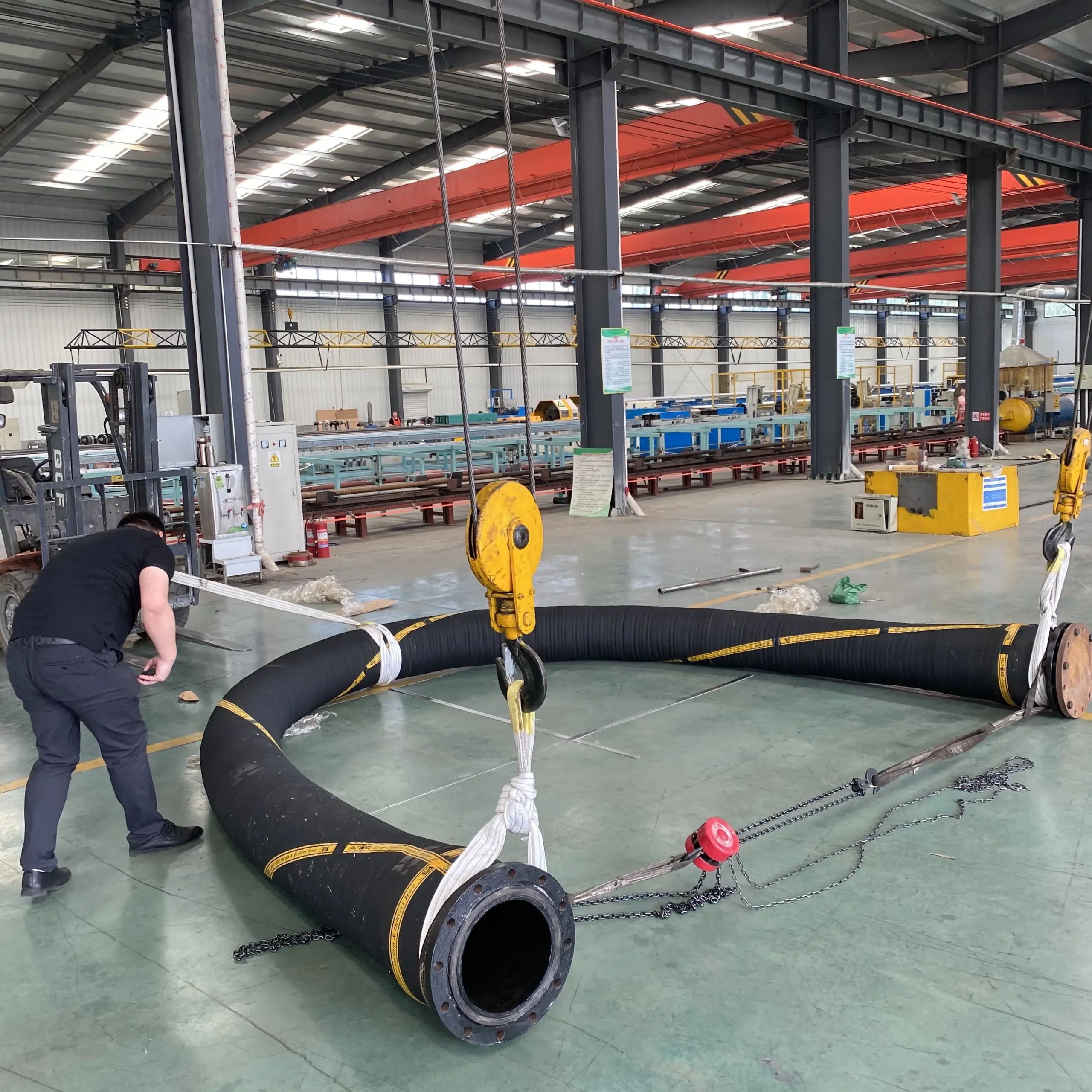 An application scenario or product detail of floating hoses - Image 20