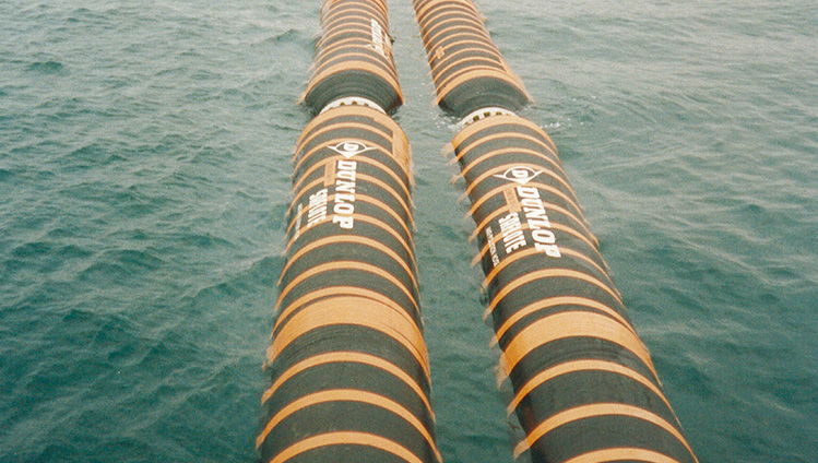 An application scenario or product detail of offshore marine hoses - Image 3