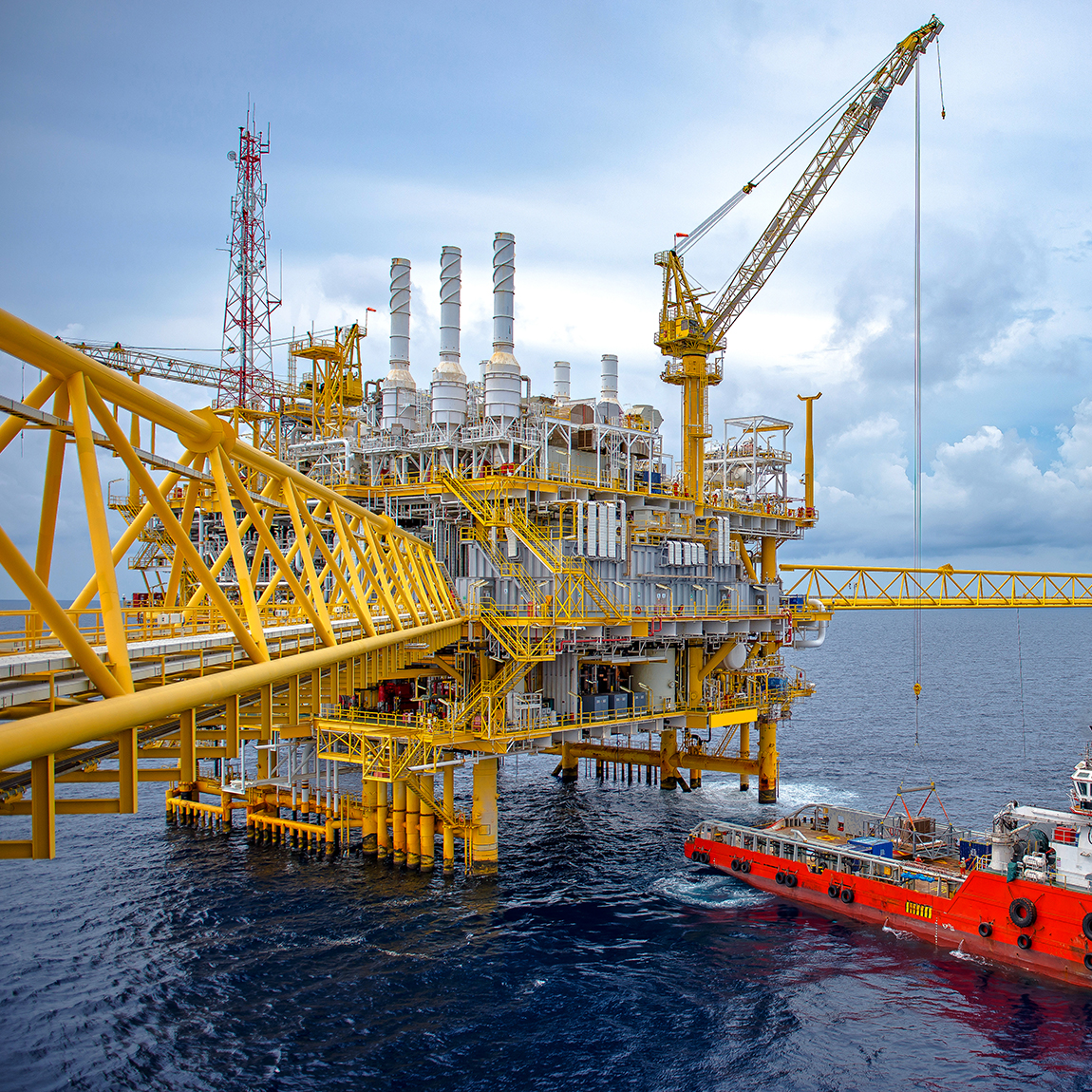 An application scenario or product detail of offshore marine hoses - Image 5