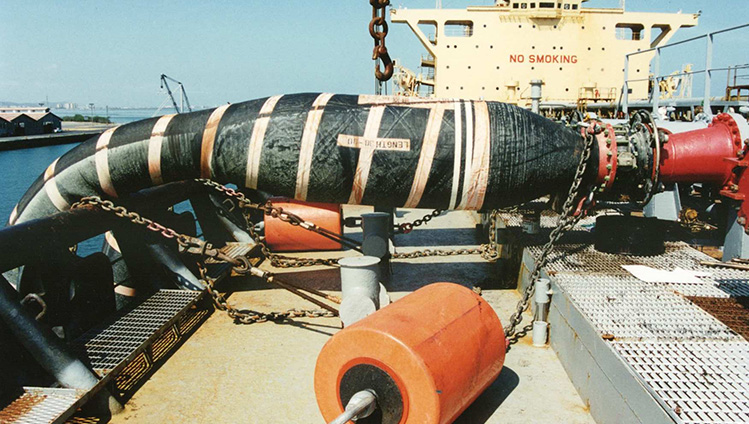 Featured image for the offshore marine hoses guide