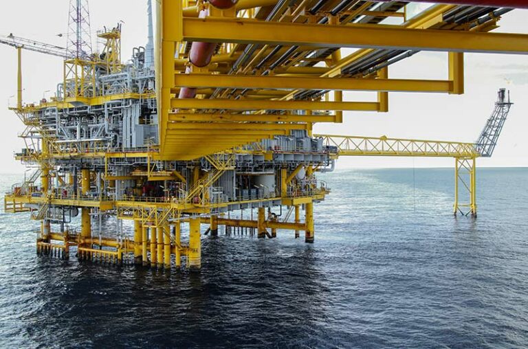 Featured image for the offshore transfers hoses guide